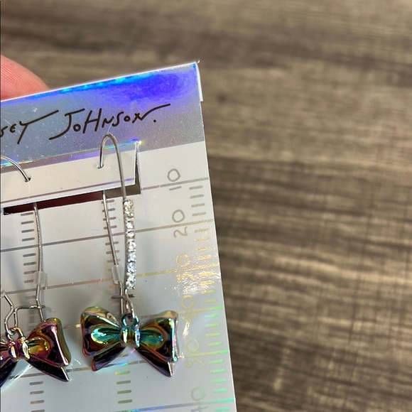 Betsey Johnson | Iridescent Bow Earrings 💕🏈 - Picture 6 of 7